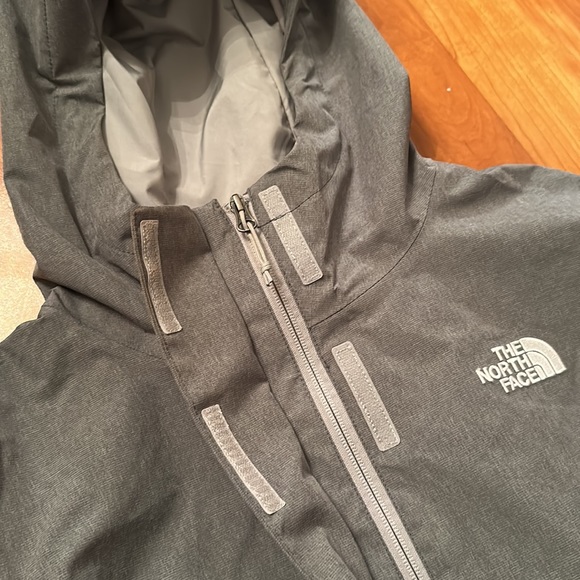 NEW THE NORTH FACE Women's City Breeze Rain Parka Coat - size Large - Picture 8 of 9